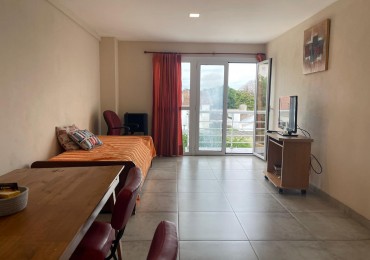 ALQUILER POR 24 MESES. DEPARTAMENTO 2 AMBIENTES CON BALCON. ZONA SAN JOSE
