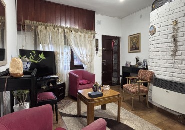 VENTA CASA DE 3 AMBIENTES A DOS CUADRAS DE LA AV. PRINCIPAL - BARRIO FORTUNATO DE LA PLAZA 