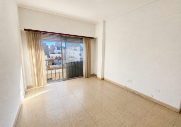 VENTA DEPARTAMENTO DE 2 AMBIENTES A LA CALLE. ZONA CENTRO